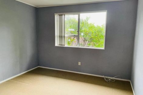 Photo of property in 23 Trias Road, Totara Vale, Auckland, 0629
