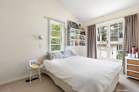 Photo of property in 19 Talavera Terrace, Kelburn, Wellington, 6012