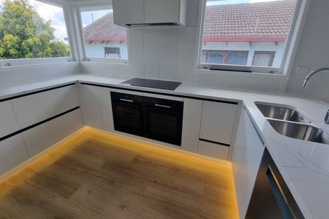 Photo of property in 4 Kerrymaria Place, Hillcrest, Auckland, 0627