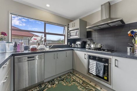 Photo of property in 52 Geneva Terrace, Kelvin Grove, Palmerston North, 4414