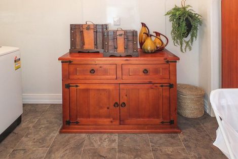 Photo of property in 18 Johnston Street, Foxton, 4814