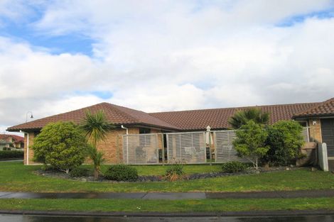 Photo of property in 2 Caltra Place, East Tamaki, Auckland, 2016