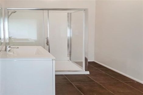 Photo of property in 10 Roys Road, Weymouth, Auckland, 2103