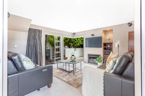 Photo of property in 40 Kittiwake Drive, Schnapper Rock, Auckland, 0632