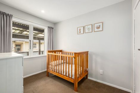 Photo of property in 5 Dunn Street, Wainuiomata, Lower Hutt, 5014