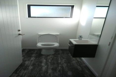 Photo of property in 5 Te Awakura Terrace, Mount Pleasant, Christchurch, 8081