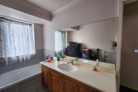 Photo of property in 10 Tir Conaill Avenue, Flat Bush, Auckland, 2019