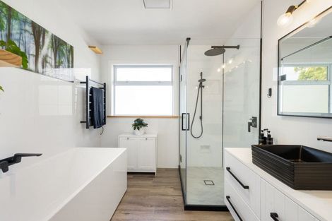 Photo of property in 1 Morrow Avenue, St Andrews, Hamilton, 3200