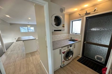 Photo of property in 2/40 Mirrabooka Avenue, Botany Downs, Auckland, 2010