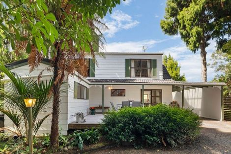 Photo of property in 25 Napuka Road, Henderson Valley, Auckland, 0612