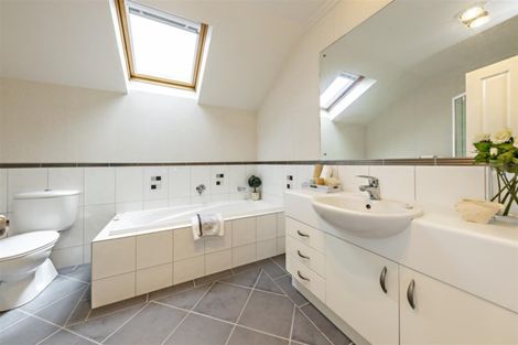 Photo of property in 15 William Woods Court, Flat Bush, Auckland, 2016
