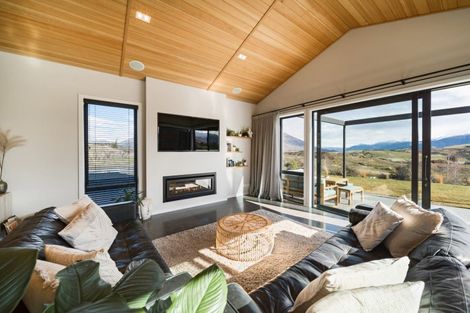 Photo of property in 17 Double Cone Road, Jacks Point, Queenstown, 9371