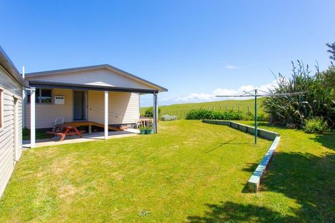 Photo of property in 34 Okiwa Terrace, Waiinu Beach, Whanganui, 4588