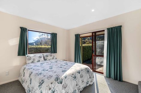 Photo of property in 2 Victoria Close, Picton, 7220