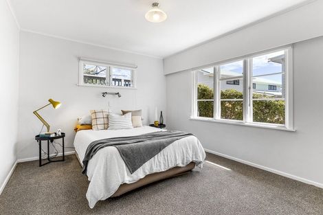 Photo of property in 103 Kenmore Street, Newlands, Wellington, 6037