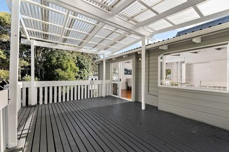 Photo of property in 28 Emlyn Place, Torbay, Auckland, 0630