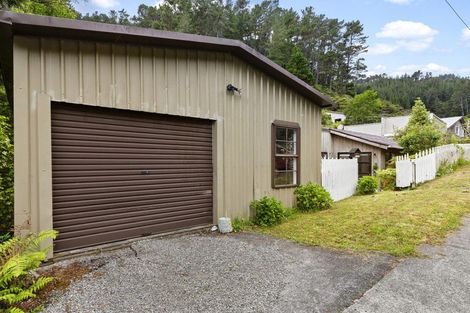Photo of property in 63 Elmslie Road, Pinehaven, Upper Hutt, 5019