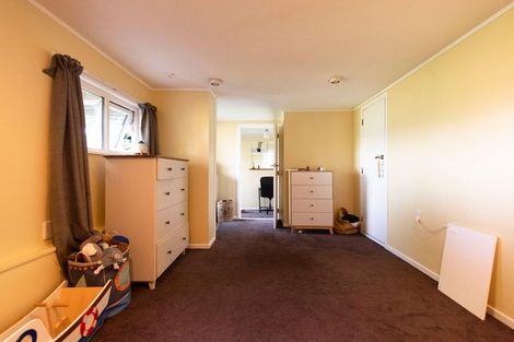 Photo of property in 17 Bedford Street, Northland, Wellington, 6012