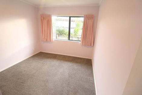 Photo of property in 12 Thomas Hamer Place, Greenhithe, Auckland, 0632
