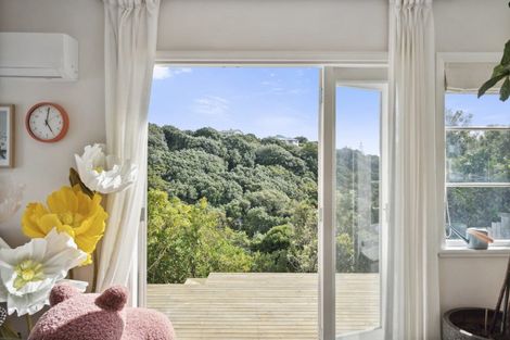 Photo of property in 15 Leveson Street, Strathmore Park, Wellington, 6022