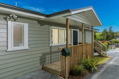 Photo of property in 4a Viridian Lane, Greenhithe, Auckland, 0632