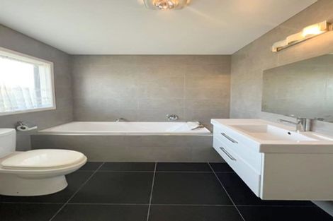 Photo of property in 16 Holland Road, Hillcrest, Auckland, 0627