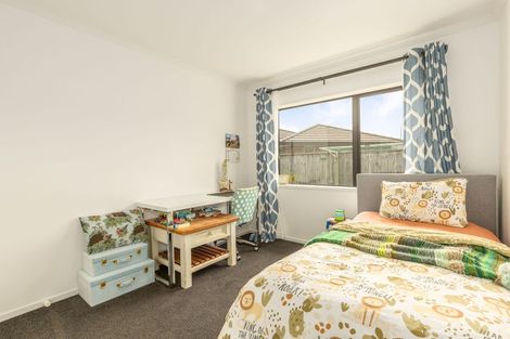 Photo of property in 18 Pearson Place, Paraparaumu, 5032