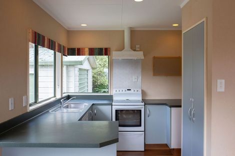 Photo of property in 9 Amokura Street, Waikanae, 5036