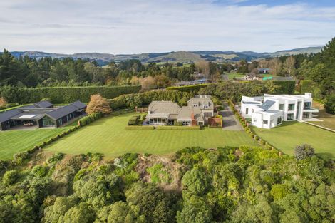 Photo of property in 38 Titirangi Drive, Fitzherbert, Palmerston North, 4471