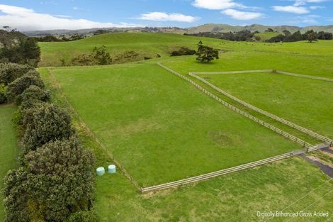 Photo of property in 2594 Awhitu Road, Awhitu, 2684