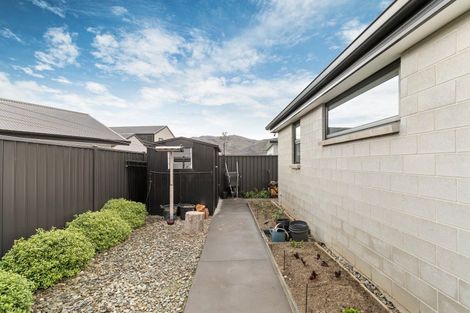 Photo of property in 19 Quigley Crescent, Cromwell, 9310