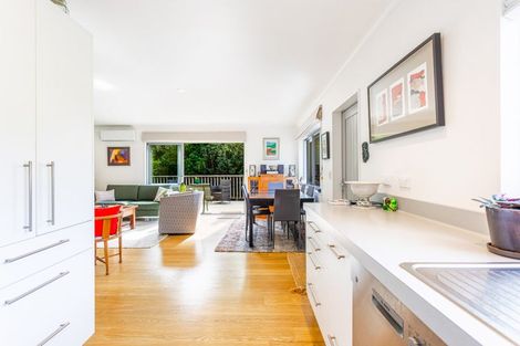 Photo of property in 16 Donald Place, Stillwater, Silverdale, 0993