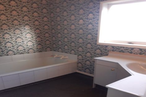 Photo of property in 6 Tirita Street, Kawaha Point, Rotorua, 3010