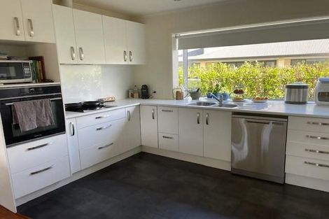 Photo of property in 16 Monument Road, Clevedon, Papakura, 2582