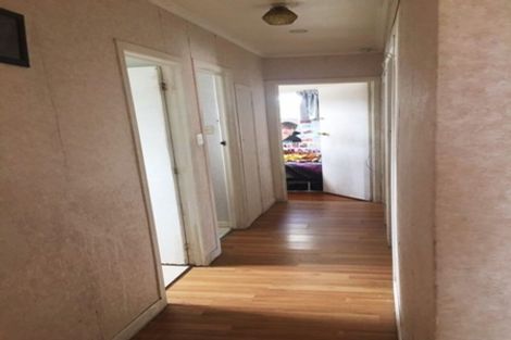 Photo of property in 11 James Evans Drive, Northcote, Auckland, 0627