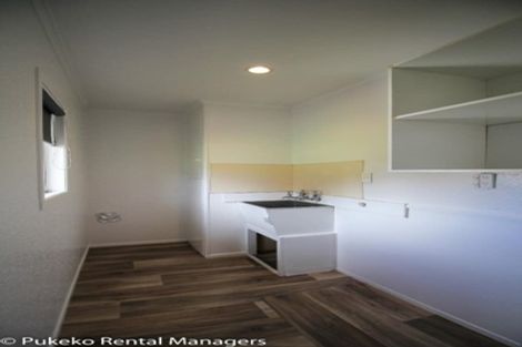 Photo of property in 19 Lynmore Drive, Hillpark, Auckland, 2102