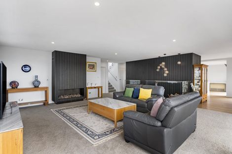 Photo of property in 24 Beach Road, Castor Bay, Auckland, 0620