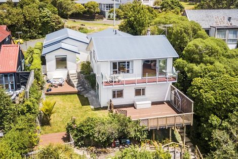 Photo of property in 85 Kahu Road, Paremata, Porirua, 5024