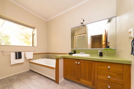Photo of property in 40 Weston Avenue, Roslyn, Palmerston North, 4414