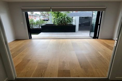 Photo of property in Frank Sargeson Apts, 2/74g Anzac Street, Takapuna, Auckland, 0622