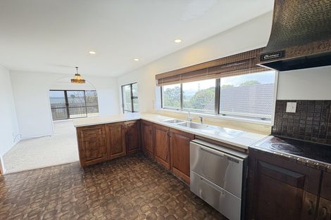 Photo of property in 2/90 Royal View Road, Te Atatu South, Auckland, 0610