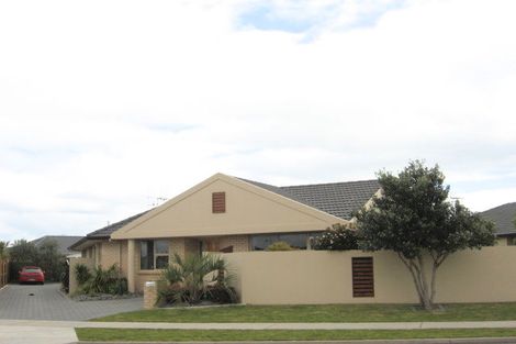 Photo of property in 592 Grenada Street, Papamoa Beach, Papamoa, 3118