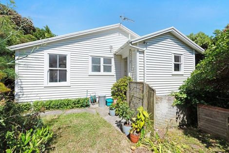 Photo of property in 104 Sidlaw Street, Strathmore Park, Wellington, 6022