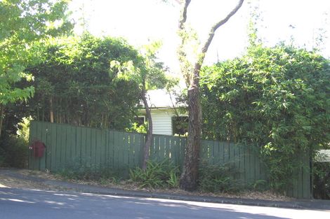 Photo of property in 24 Waratah Street, Birkenhead, Auckland, 0626