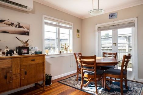 Photo of property in 6 Rarawa Place, Vogeltown, New Plymouth, 4310