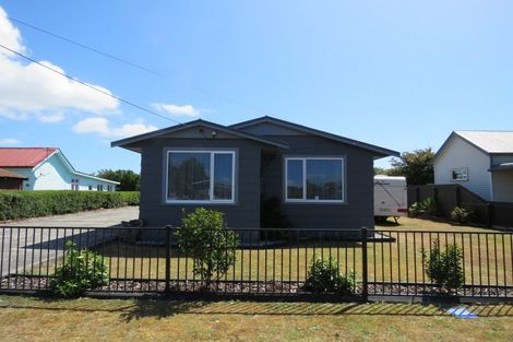 Photo of property in 8 Romilly Street, Westport, 7825