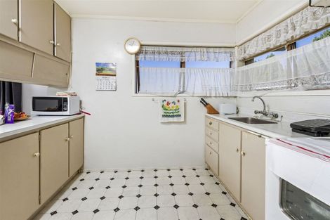 Photo of property in 2/92 Glamorgan Drive, Torbay, Auckland, 0630