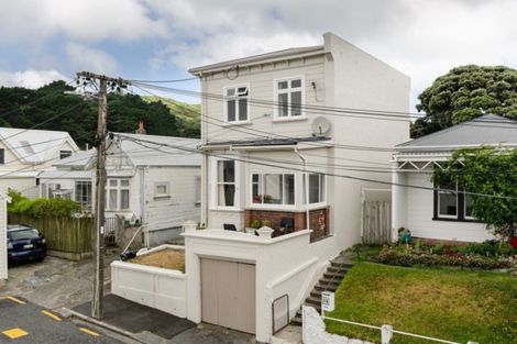 Photo of property in 16 Glendavar Street, Berhampore, Wellington, 6023