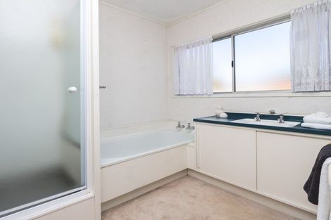 Photo of property in 4/34 Uxbridge Road, Mellons Bay, Auckland, 2014