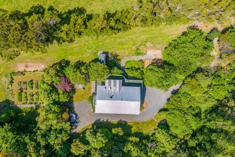 Photo of property in 1100b Coast Road, Wainuiomata Coast, Wainuiomata, 5373